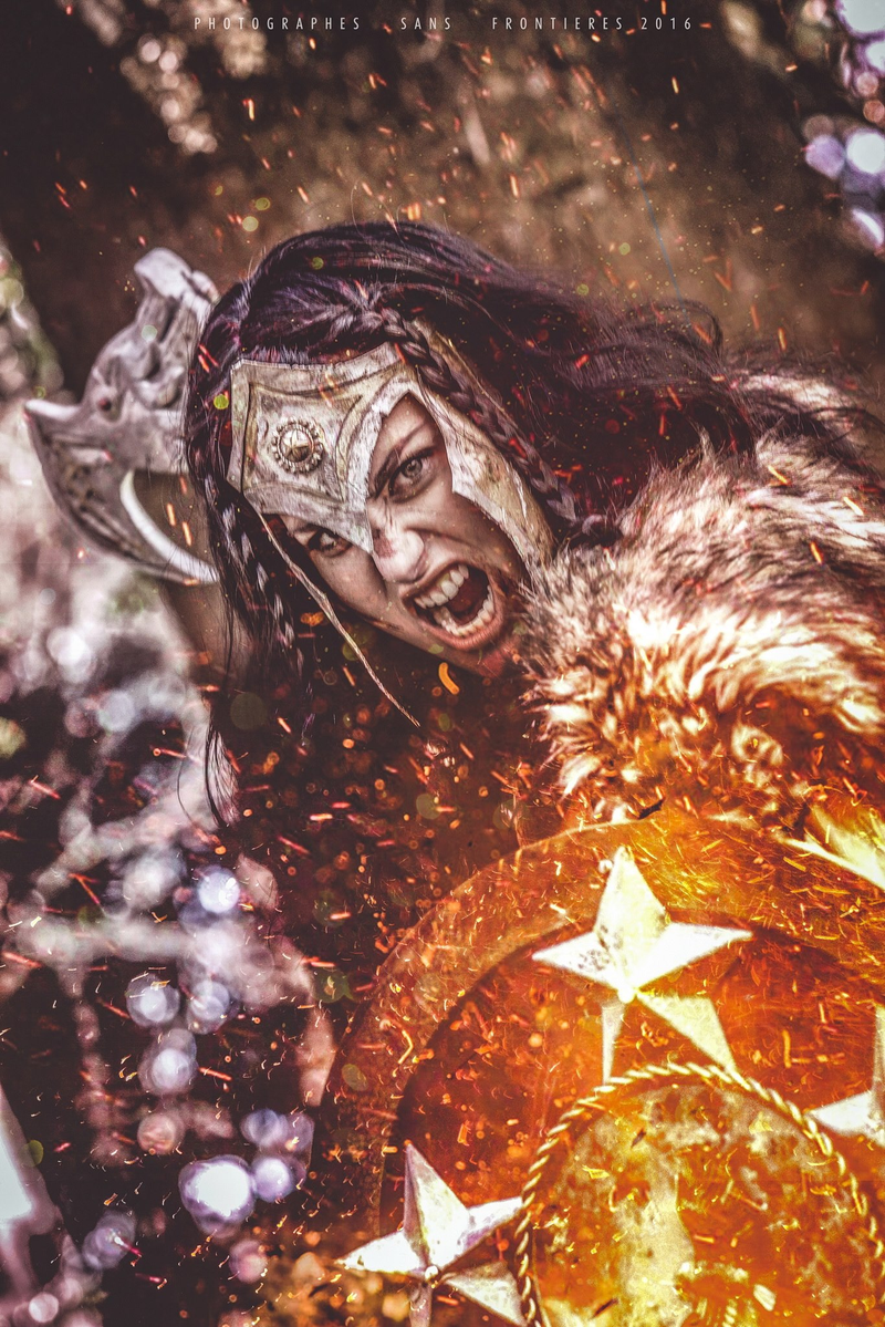Illustration for article titled Wonder Woman Cosplay Is Coming To Kick Your Ass